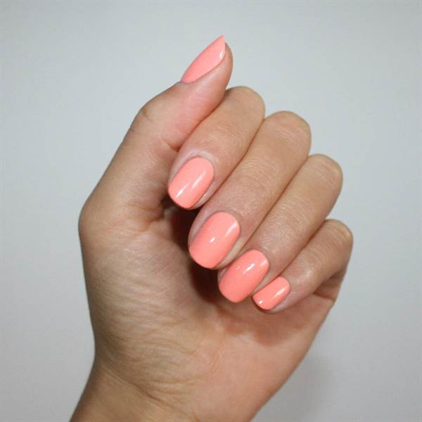 SMALTO CND VINYLUX Rule Breaker